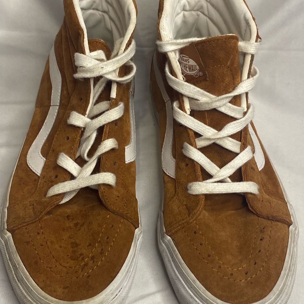 Airwalk Skate Shoes Unisex Sneakers, Brown. Mens 8.5 Womans 10.